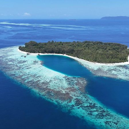 Wai Resort - Raja Ampat Pulau Birie Exteriör bild