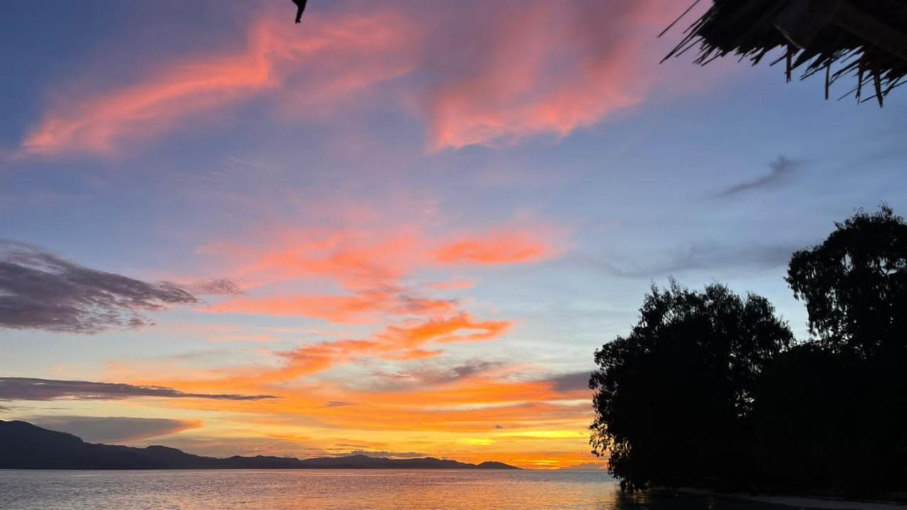 Wai Resort - Raja Ampat Pulau Birie Exteriör bild