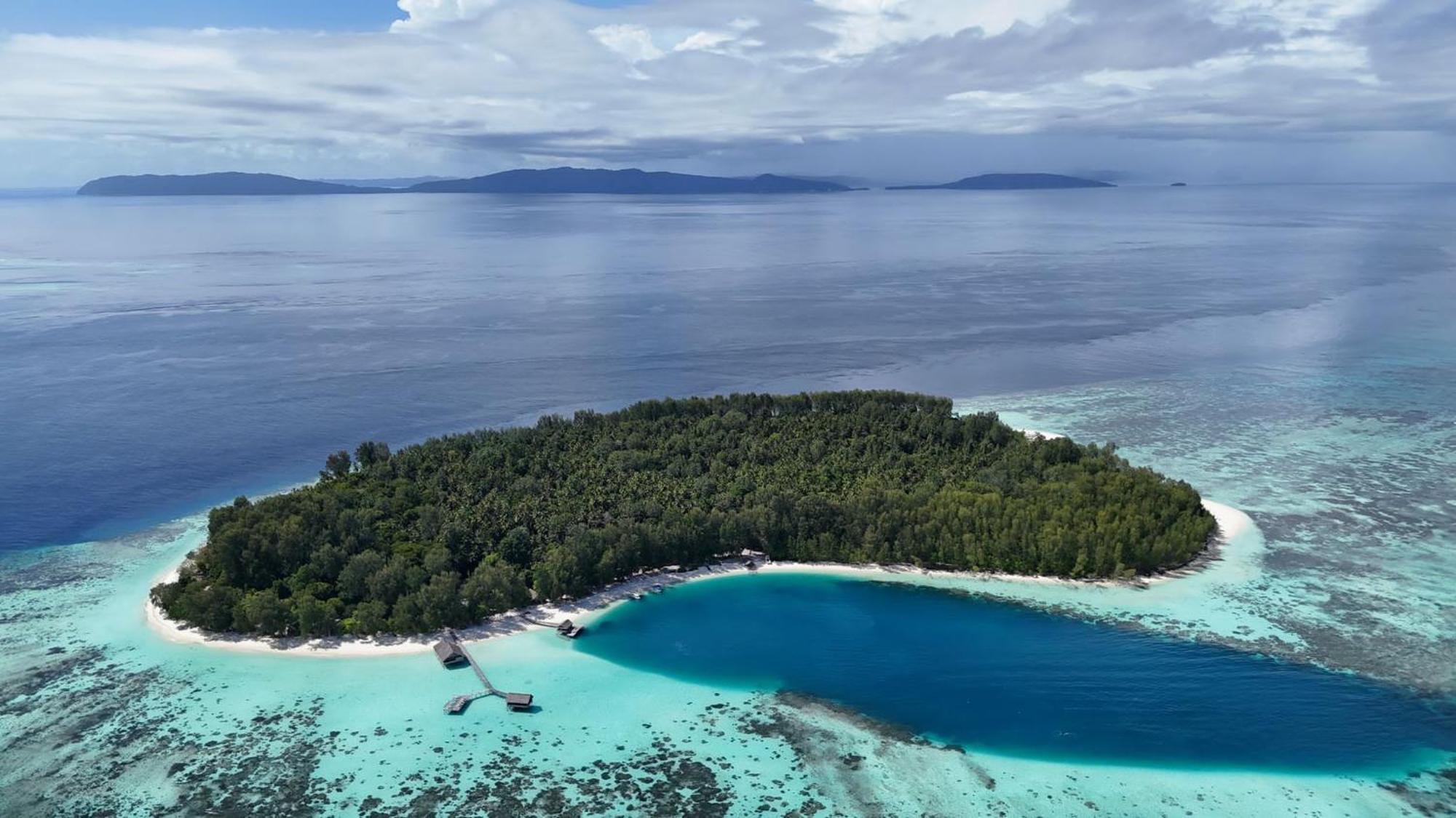 Wai Resort - Raja Ampat Pulau Birie Exteriör bild